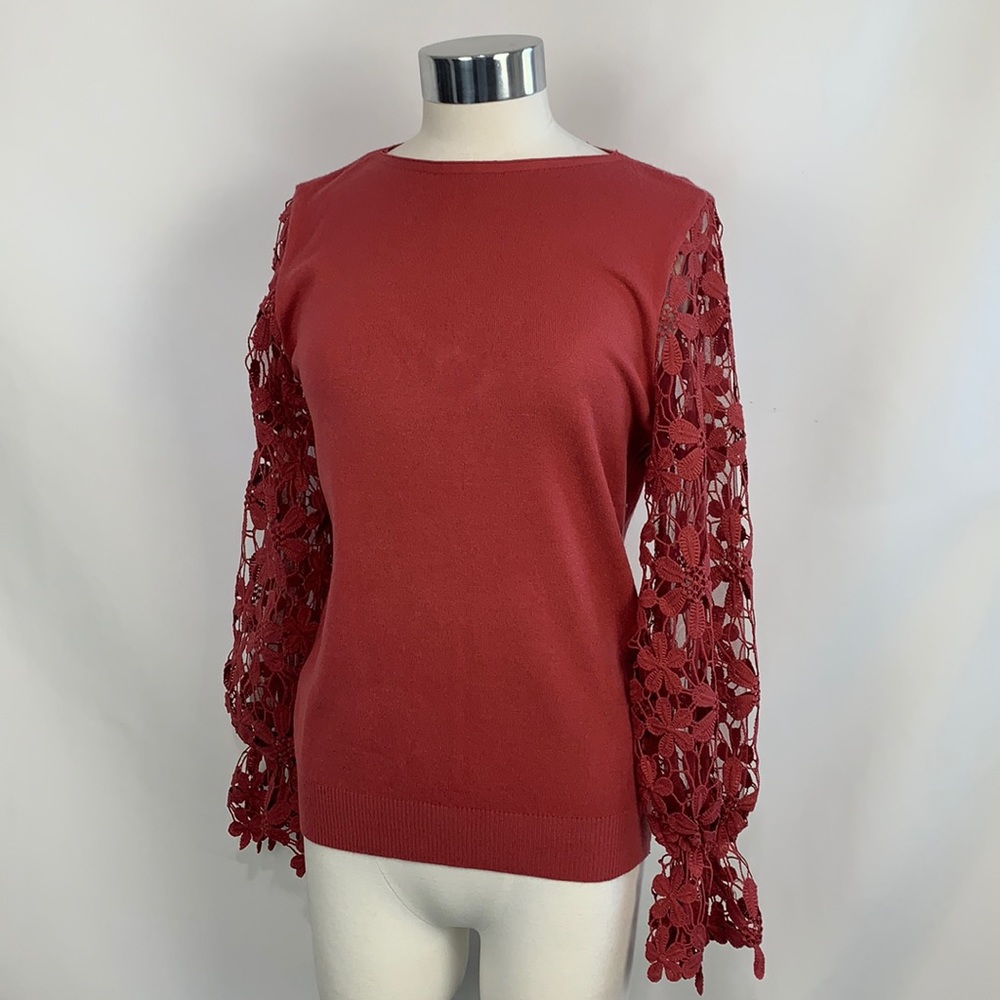 Sioni NWT mauve lace sleeves sweater